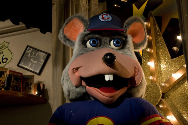 How Chuck E Cheese Became The World S Top Animatronic Mouse Video Gamer And Pizza Restaurateur